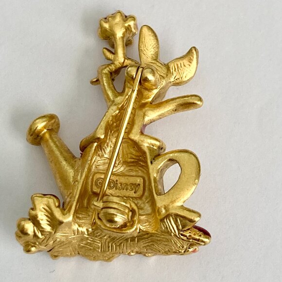 Vintage Disney Piglet Pin Brooch Winnie the Pooh Flower Pot Gold Tone Signed - Picture 4 of 9